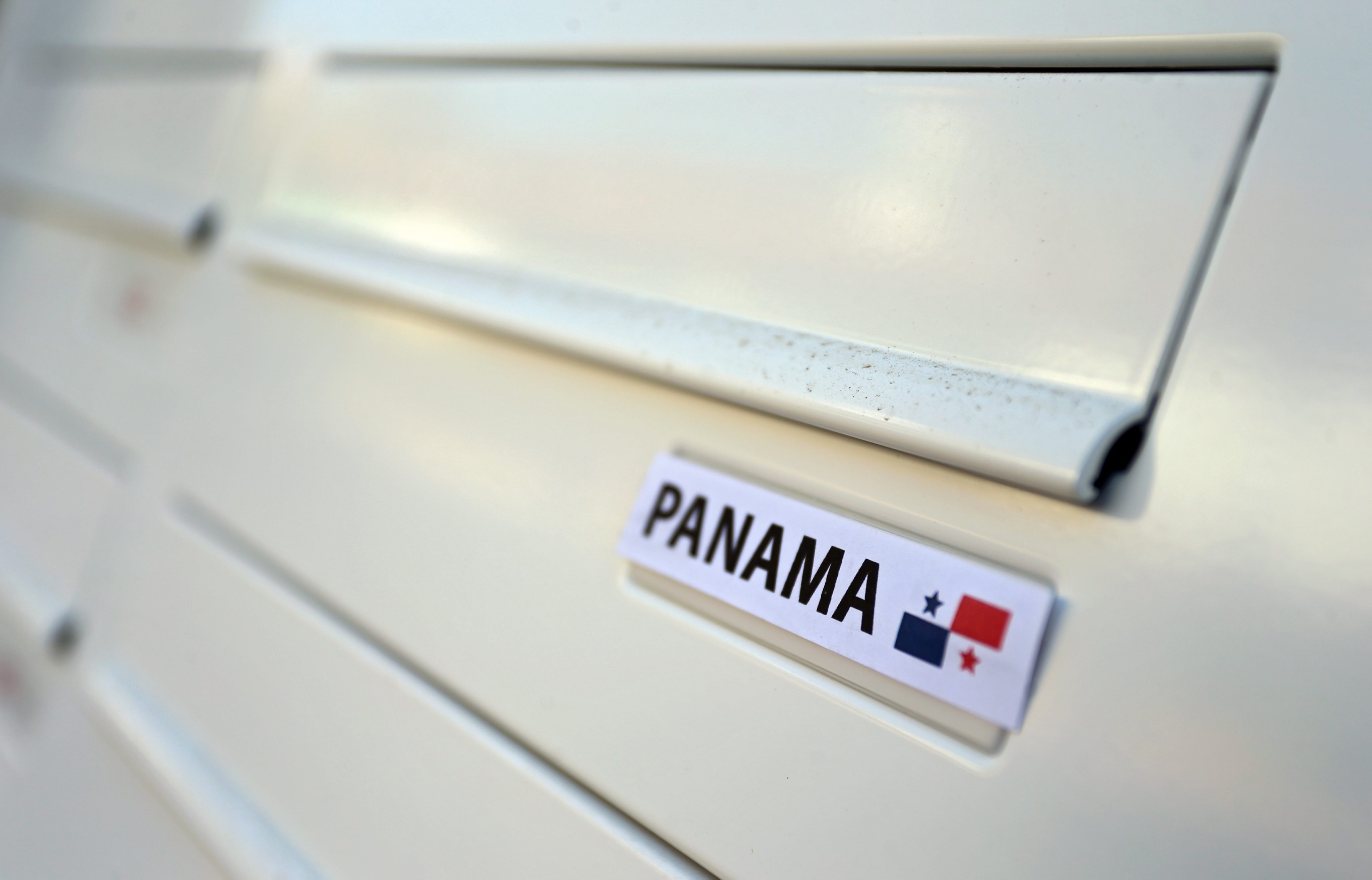 Με ευρεία πλειοψηφία εγκρίθηκε το πόρισμα για τα Panama Papers