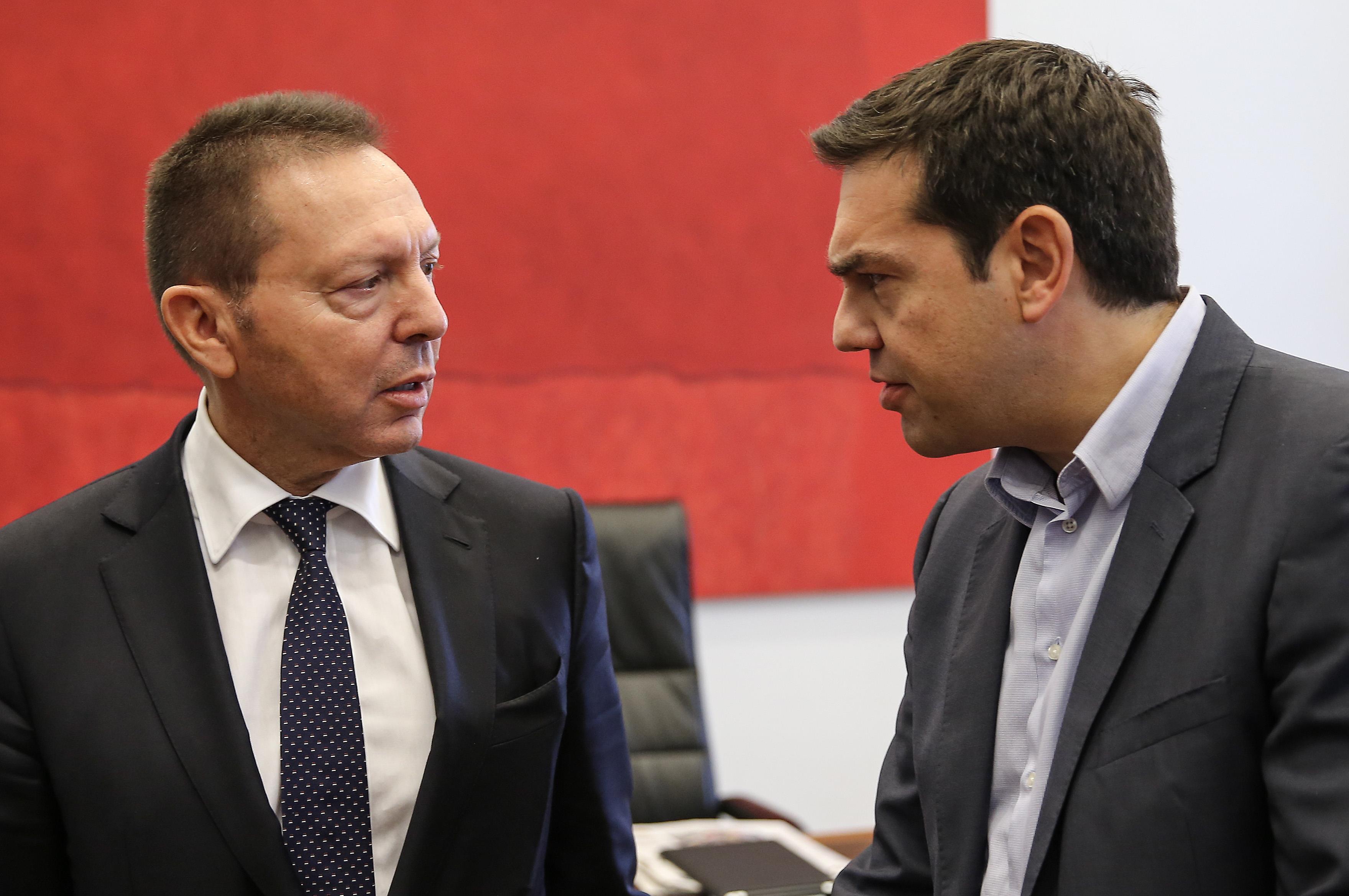 Άνοιξε «πόλεμος» Στουρνάρα με Μαξίμου