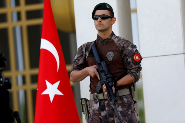 Υπό δρακόντεια μέτρα υποδέχεται η Τουρκία τη νέα χρονιά