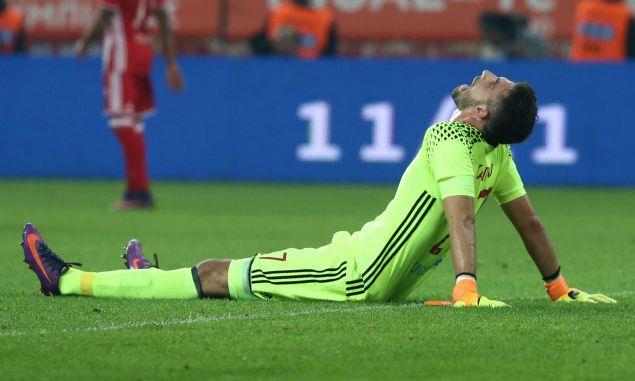 Ο Ολυμπιακός τελειώνει Καπίνο, Καρσελά, Μίλιτς και Ζντιέλαρ