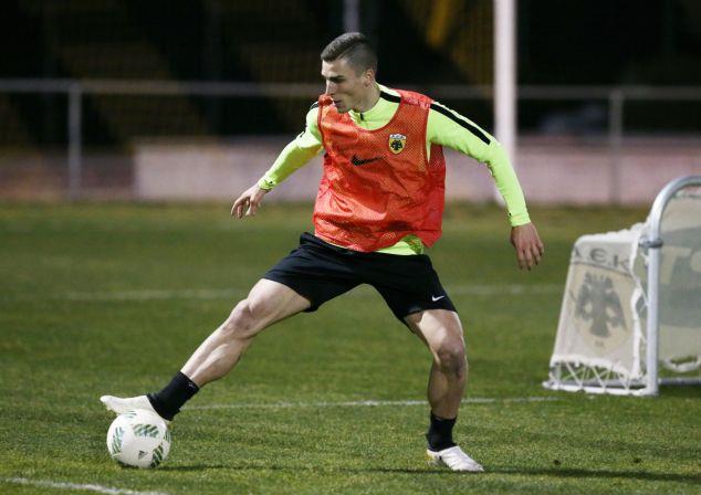 Θεραπεία οι Βράνιες, Τόσιτς, αμφίβολοι με Απόλλωνα