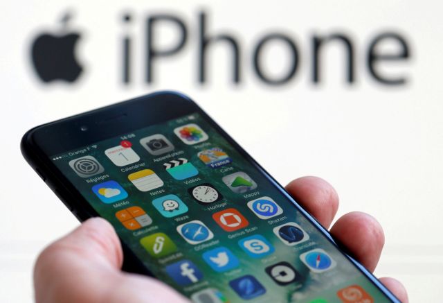 Η Apple παραδέχτηκε ότι επιβραδύνει σκοπίμως τα iPhone