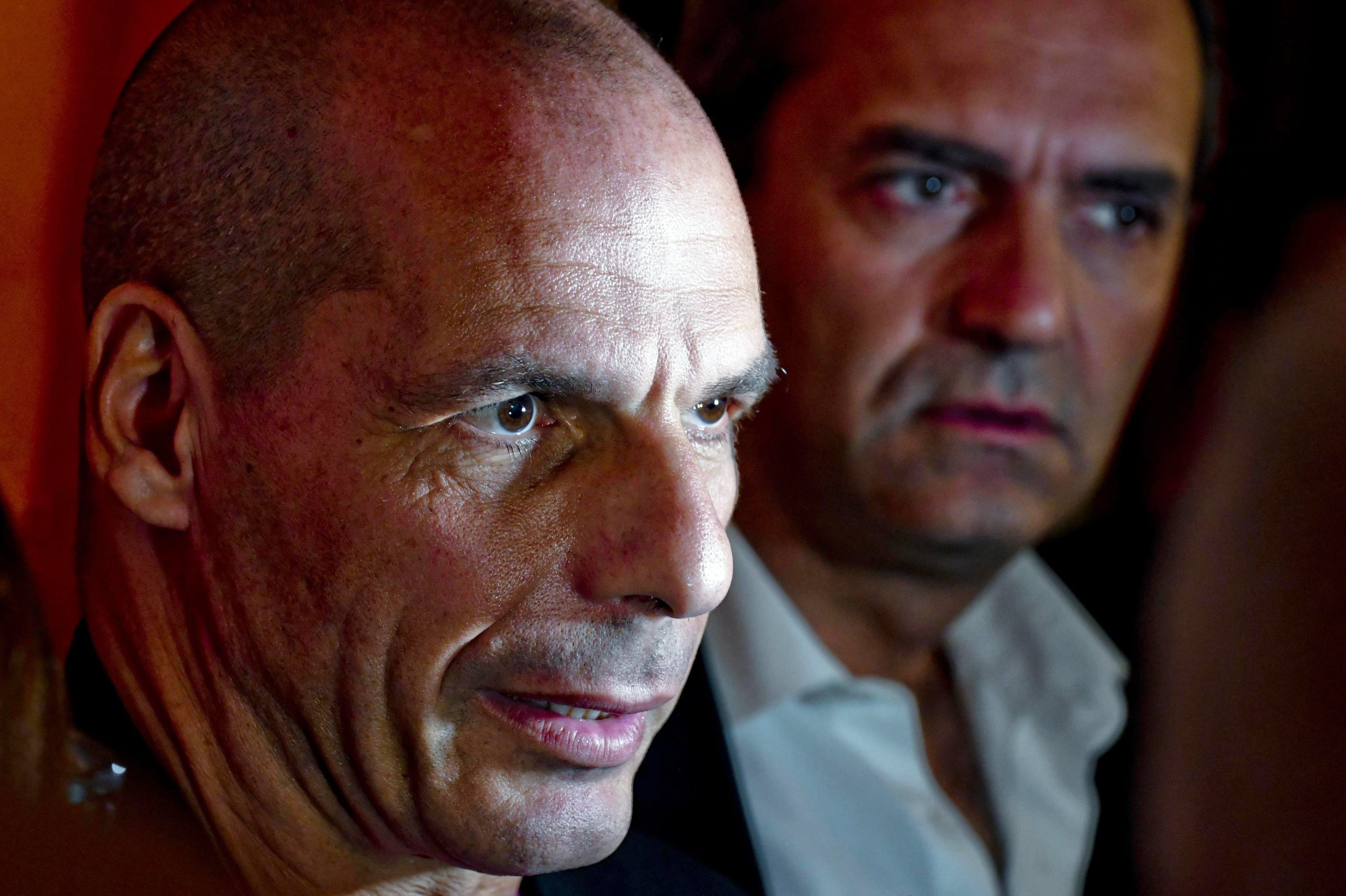 Habemus candidatum: Varoufakis to run for parliament