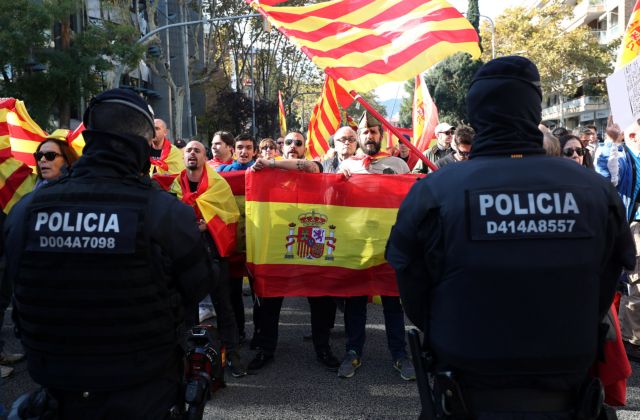 Αποχωρούν οι αστυνομικές ενισχύσεις από την Καταλονία