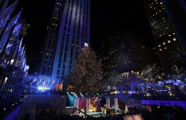Νέα Υόρκη: Άναψε το δέντρο στην πλατεία Ροκφέλερ [Βίντεο]