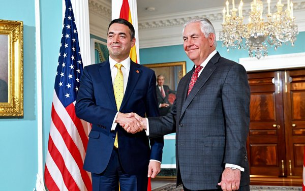 Η ονομασία της ΠΓΔΜ στο τραπέζι Τίλερσον – Ντιμιτρόφ