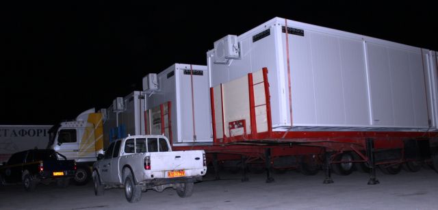 Εξηγήσεις Φλαμπουράρη για τους νέους οικίσκους στη Μόρια