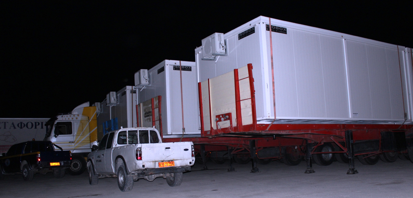 Λέσβος: Ο Δήμος προσπάθησε να αποκλείσει κοντέινερ για τη Μόρια