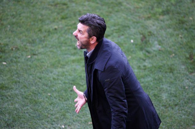 Παράπονα από τους παίκτες του έχει ο Ουζουνίδης