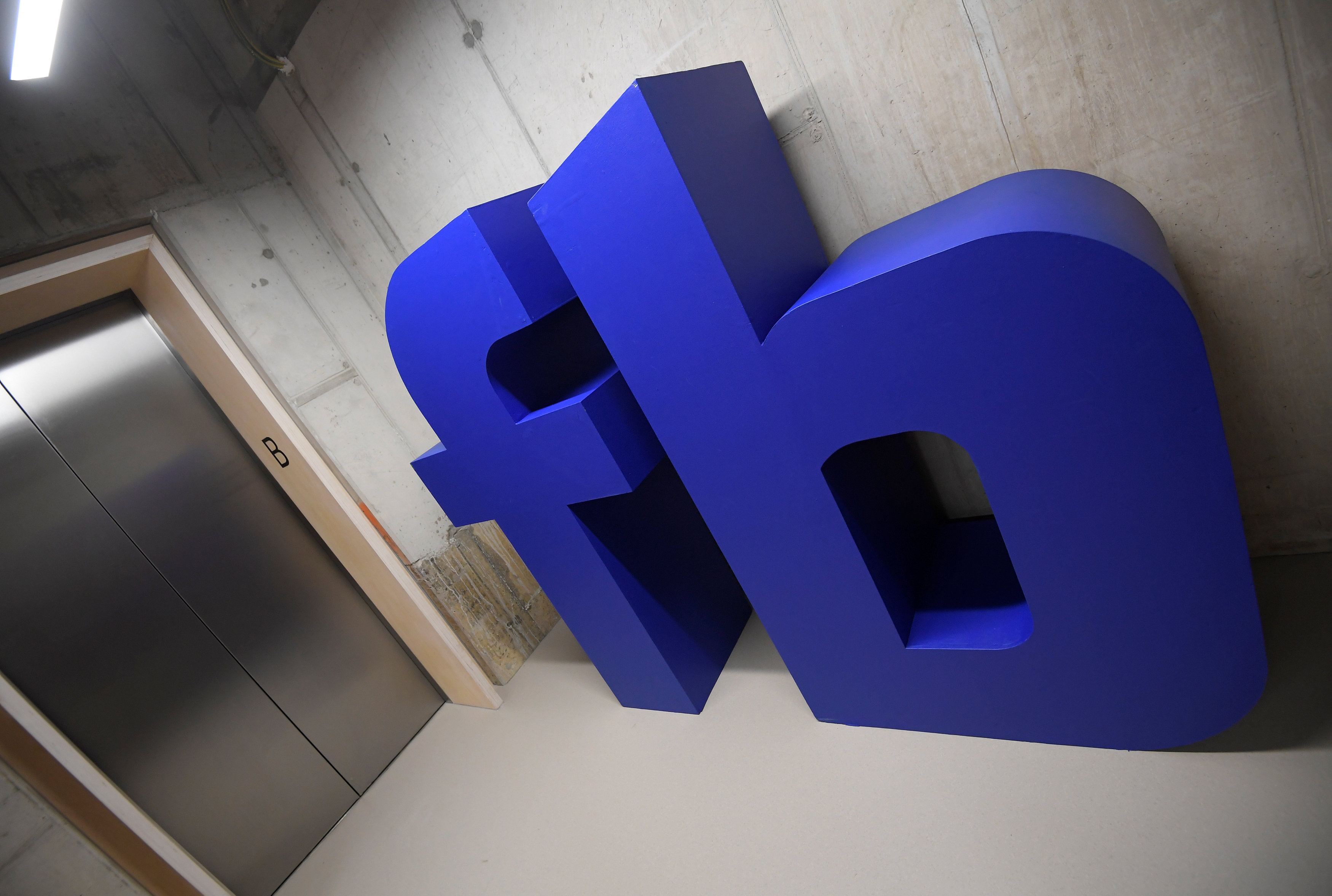 Γερμανία: Το Facebook καταχράστηκε την κυρίαρχη θέση του
