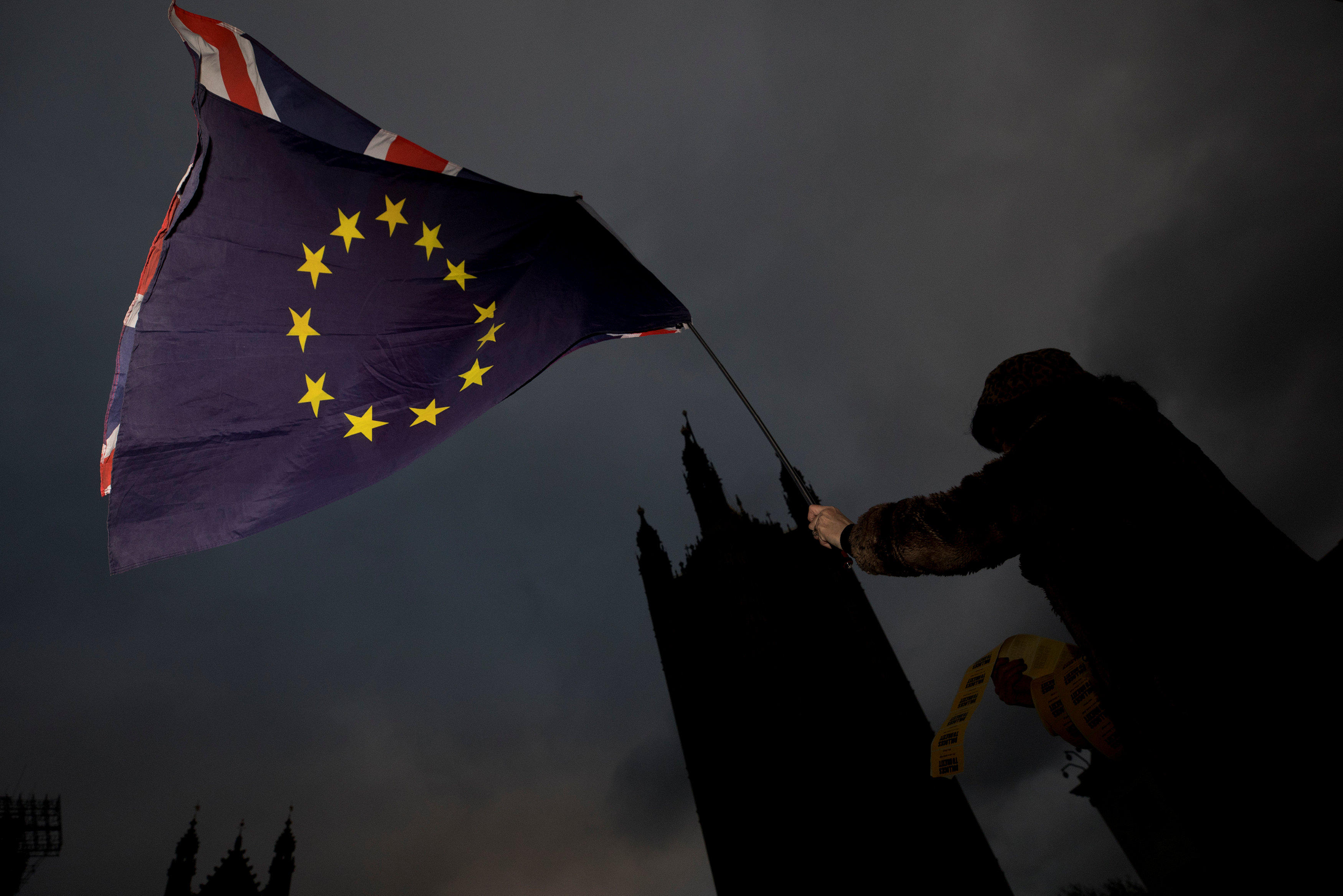 Βρετανία: Έξι στους δέκα δεν εμπιστεύονται την κυβέρνηση για Brexit