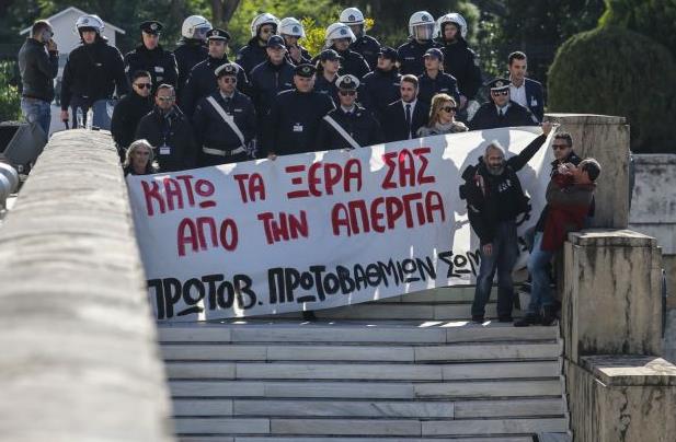 Επανέρχεται χωρίς αλλαγές η τροπολογία που βάζει φρένο στις απεργίες