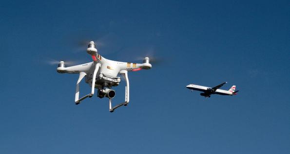 Η σύγκρουση αεροπλάνου με drone χειρότερη από ό,τι με πουλί