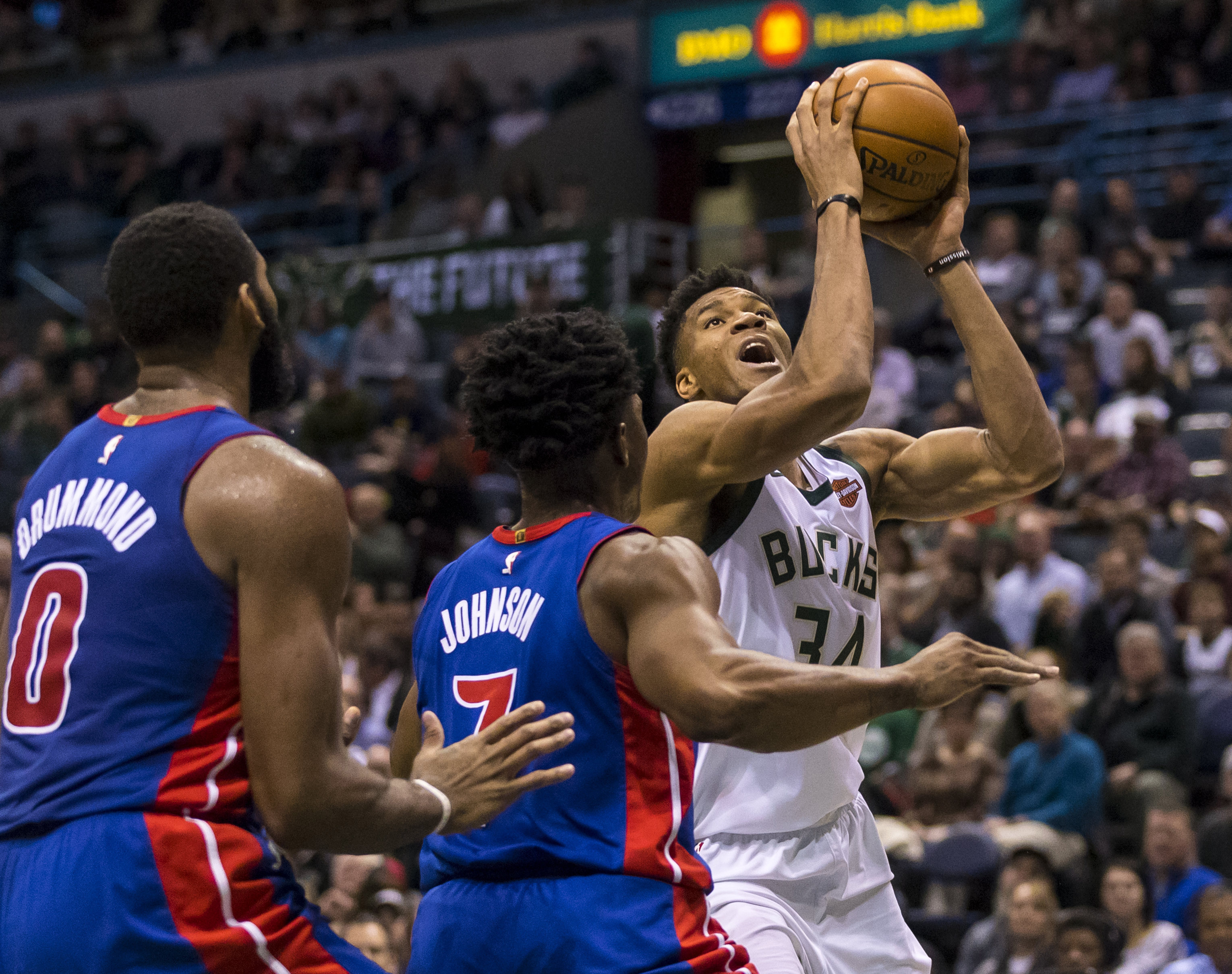 Κυριάρχησε ο Αντετοκούνμπο ανήμερα των γενεθλίων του [Βίντεο]