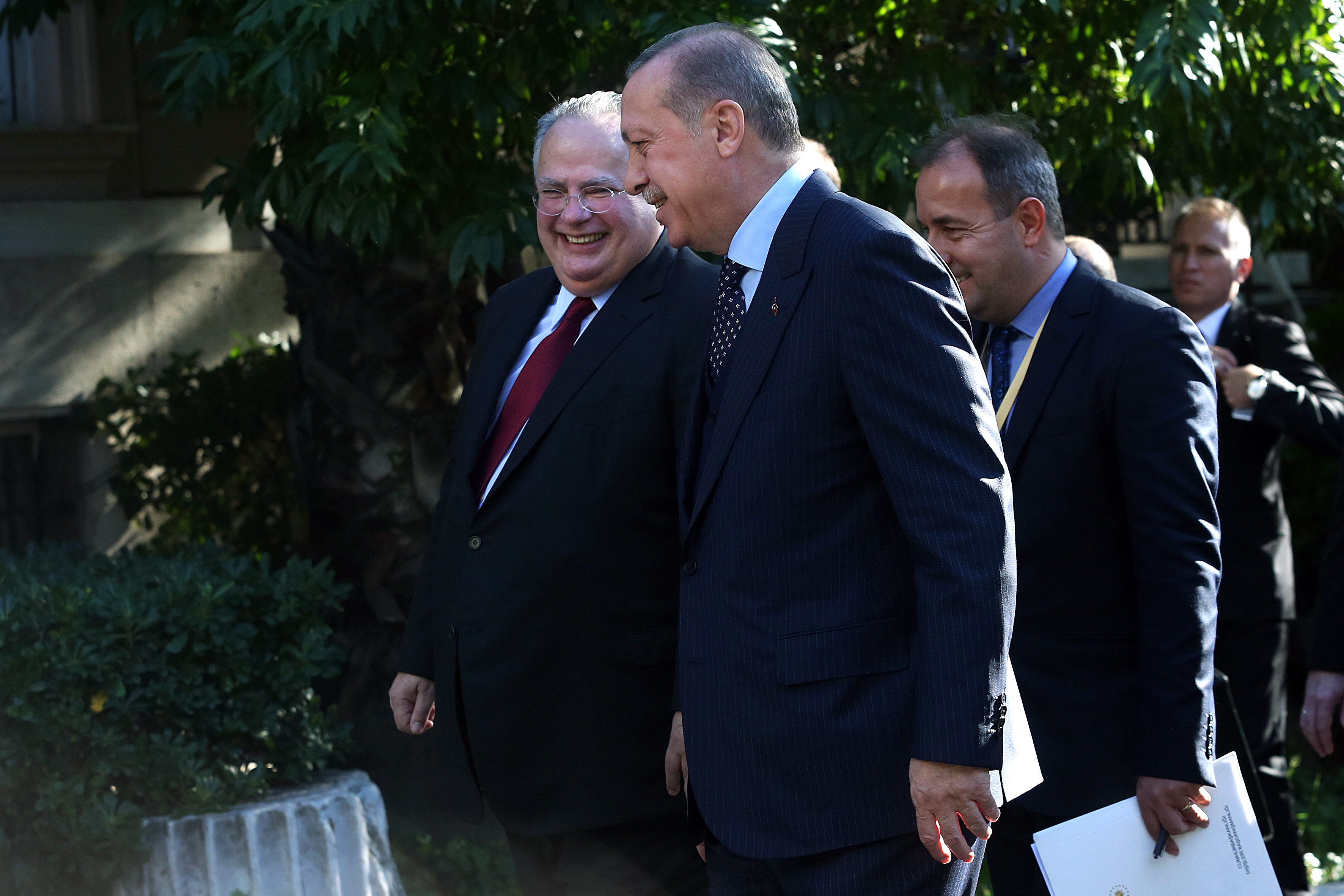 Ο Κοτζιάς ενημερώνει την Βουλή για την επίσκεψη Ερντογάν