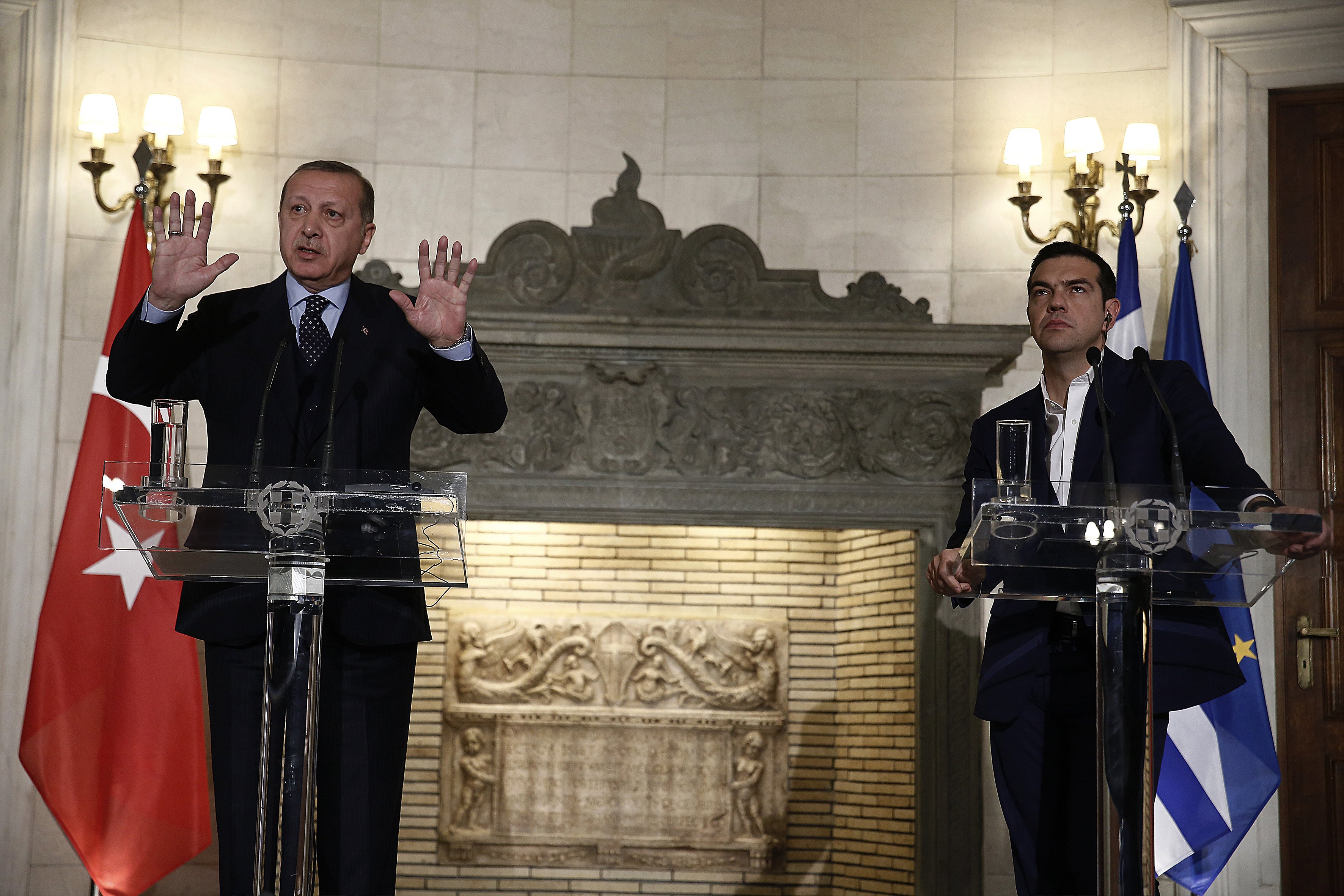 Tsipras, Erdogan spar over minority, religious rights, extradition request