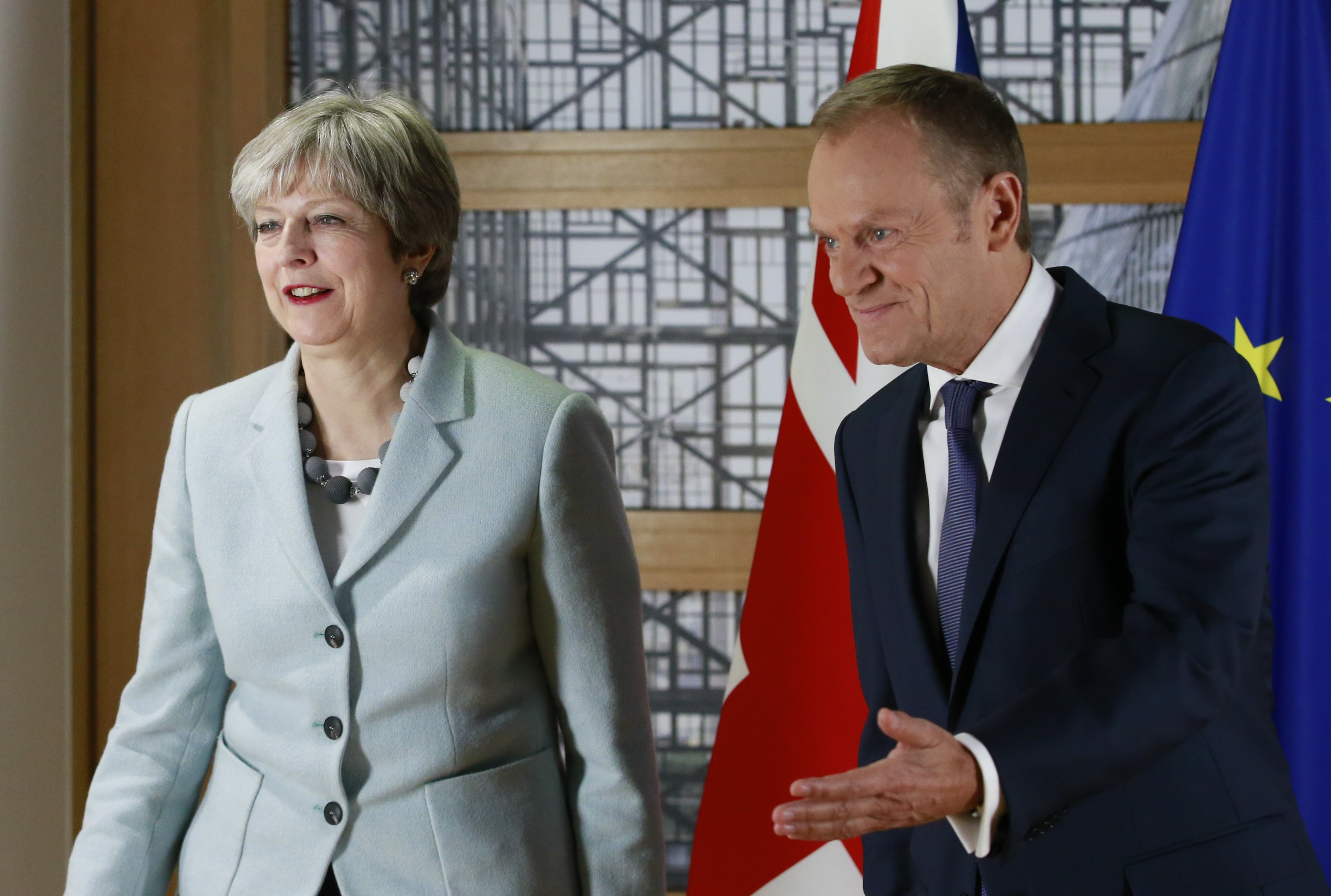 Τουσκ: Αρχίζει διαπραγμάτευση για τη μεταβατική φάση του Brexit