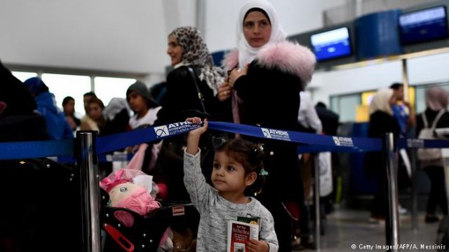 Φεύγοντας από την Ελλάδα με πλαστά διαβατήρια