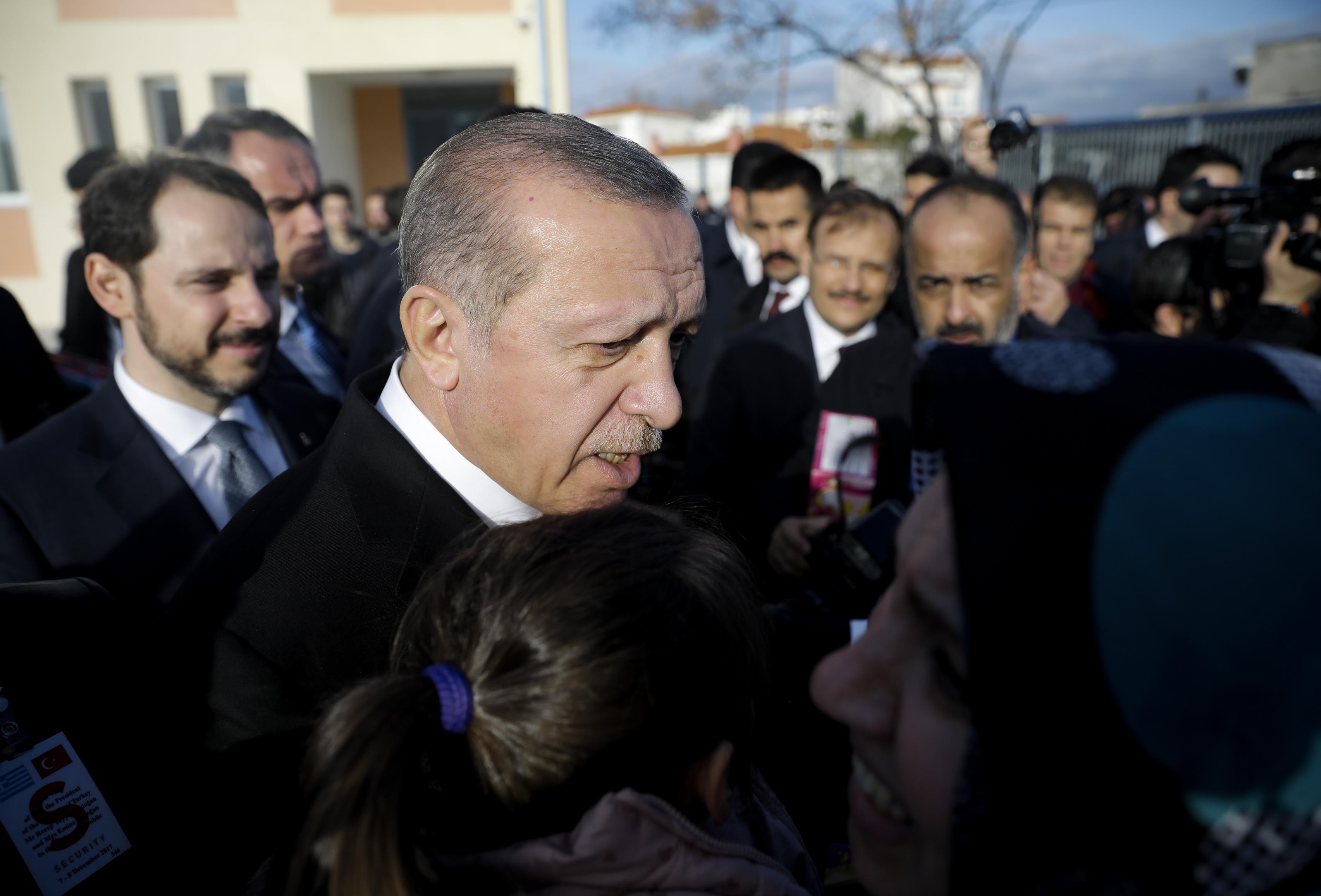 Ερντογάν: Δεν είναι δυνατό να βάλουμε στην άκρη την ελληνική σημαία