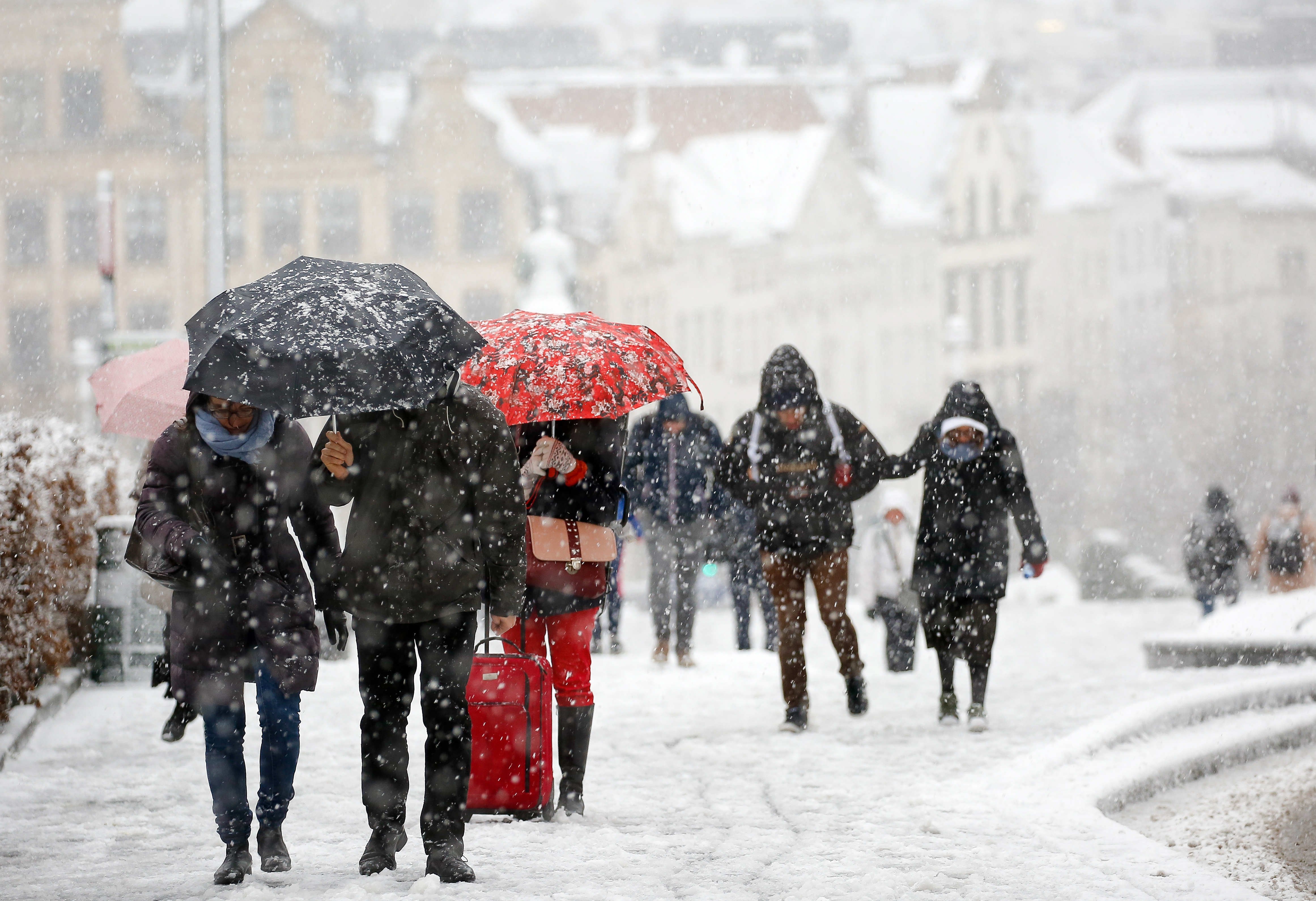 Βρετανία: Ακυρώσεις πτήσεων λόγω κακοκαιρίας