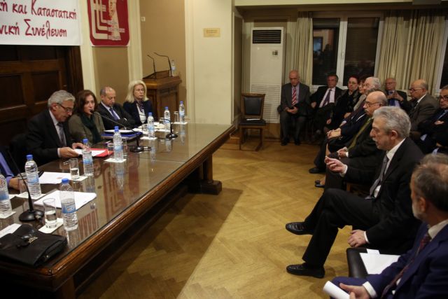 Στα χαρακώματα κυβέρνηση και δικαιοσύνη