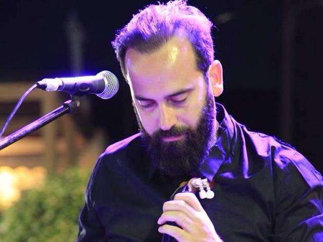 Ο Πέτρος Σαριδάκης επιστρέφει στο Ρυθμός Stage για τρεις μοναδικές βραδιές