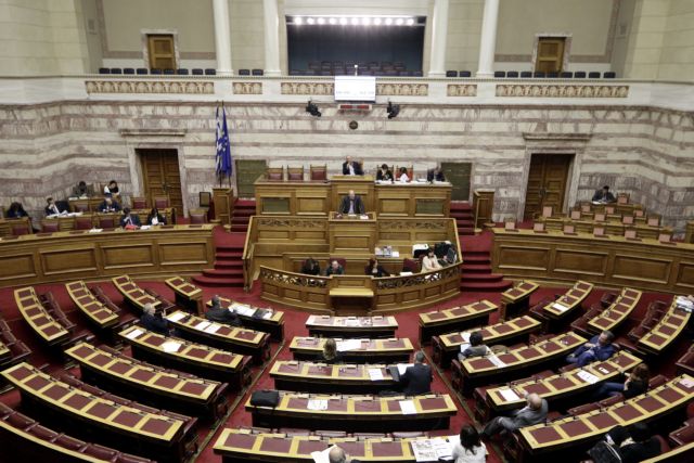 Προϋπολογισμός 2018: Αντιπαράθεση Σπίρτζη με Σταϊκούρα και Λοβέρδο
