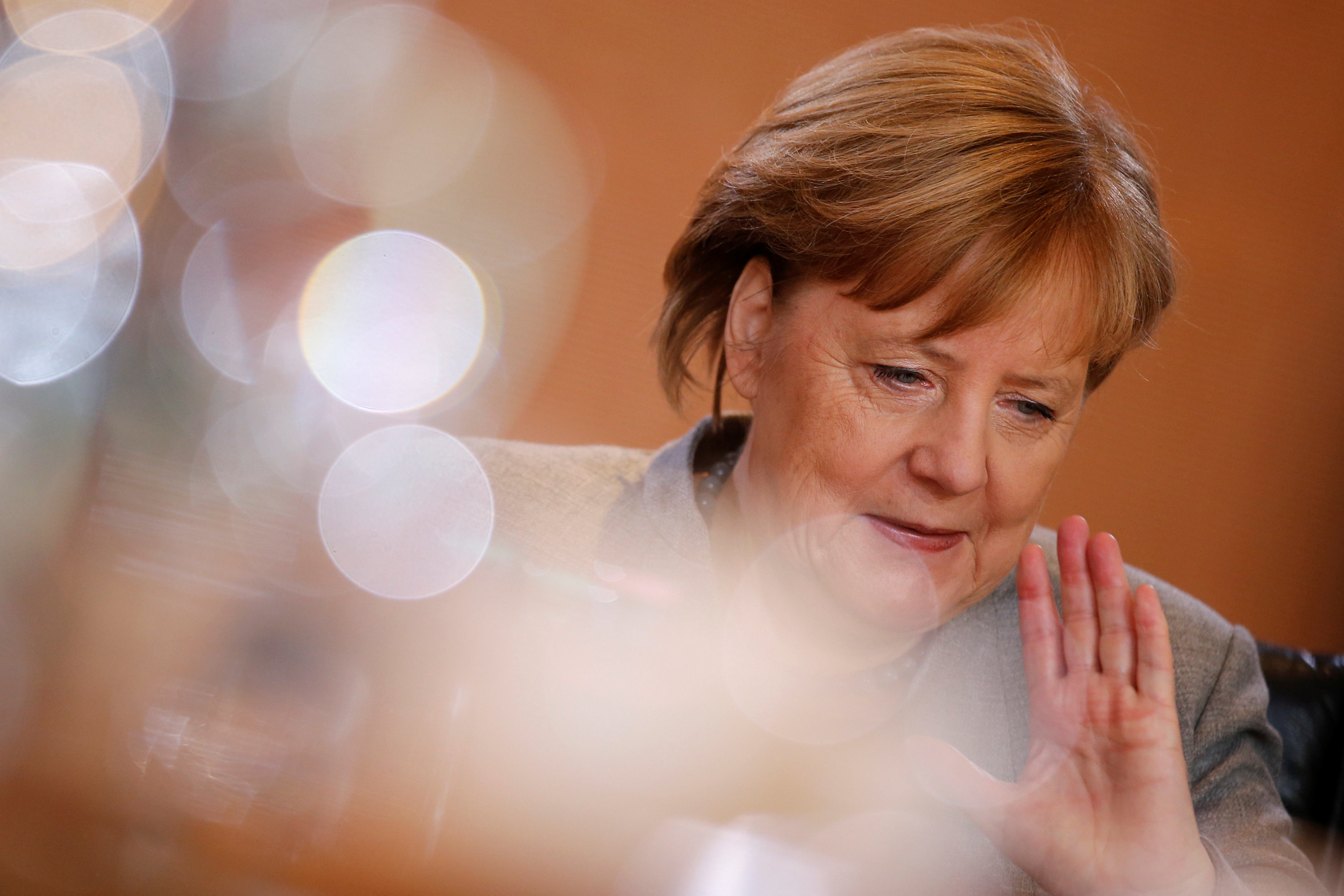 Οι μισοί σχεδόν Γερμανοί υπέρ της αποχώρησης Μέρκελ