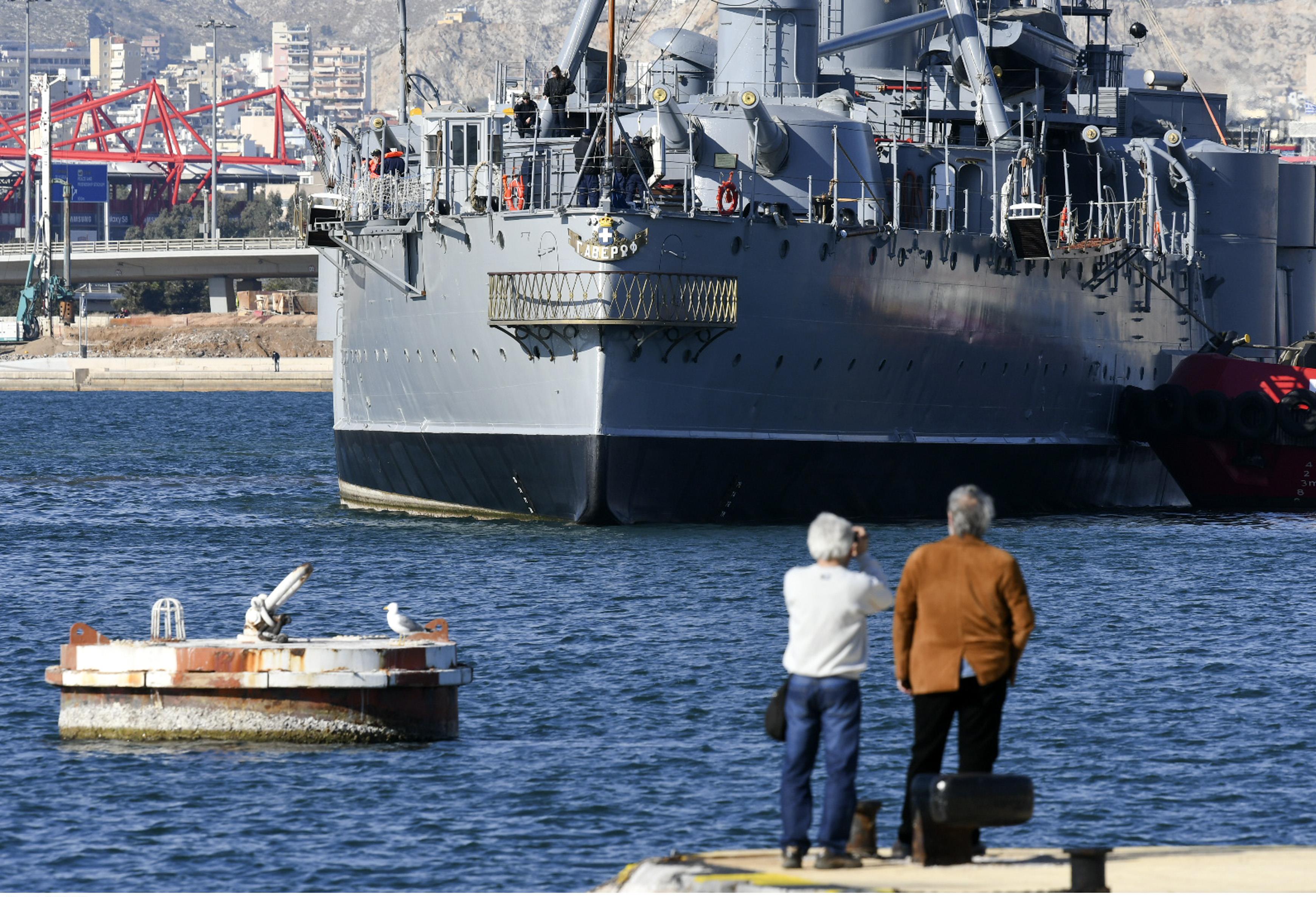 Επέστρεψε στο Τροκαντερό το θωρηκτό «Γ. Αβέρωφ»