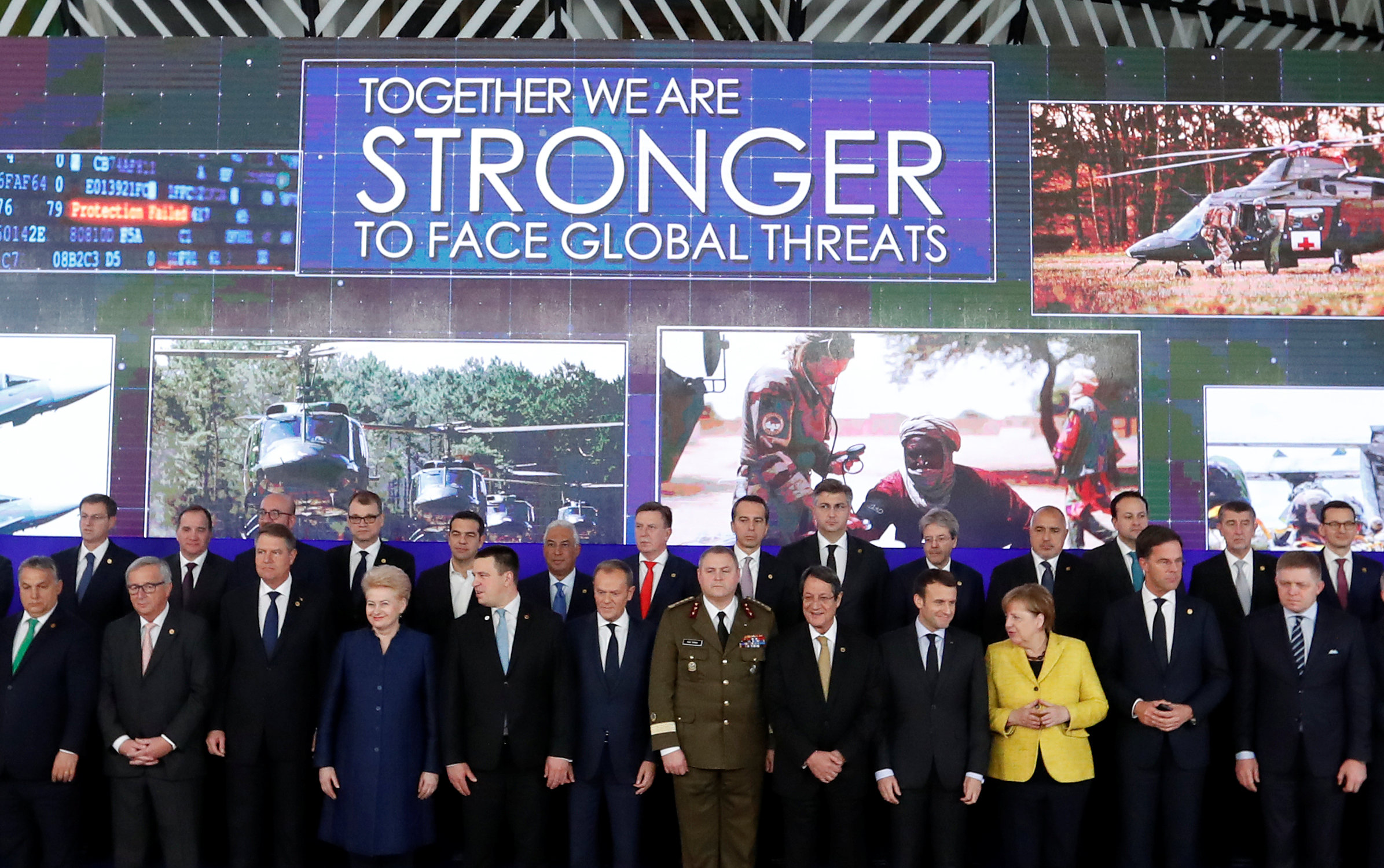 Σύνοδος Κορυφής ΕΕ: Θεσμοθετήθηκε η στρατιωτική ενοποίηση