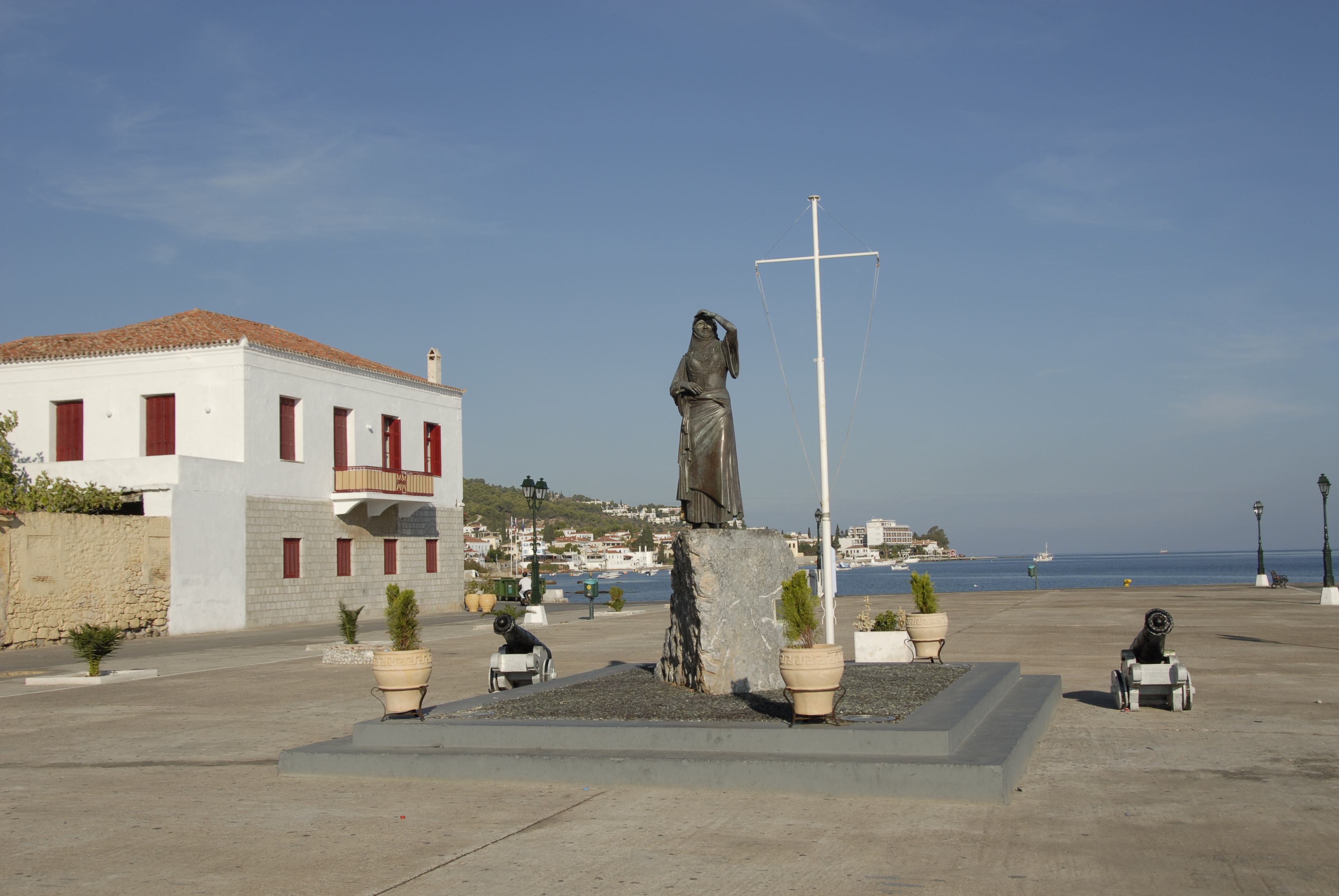 Μπουμπουλίνα, η καπετάνισσα και μεγάλη κυρά