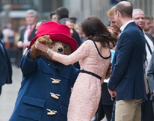 Το τρίτο παιδί του Πρίγκιπα Ουίλιαμ διαθέσιμο για… ποντάρισμα