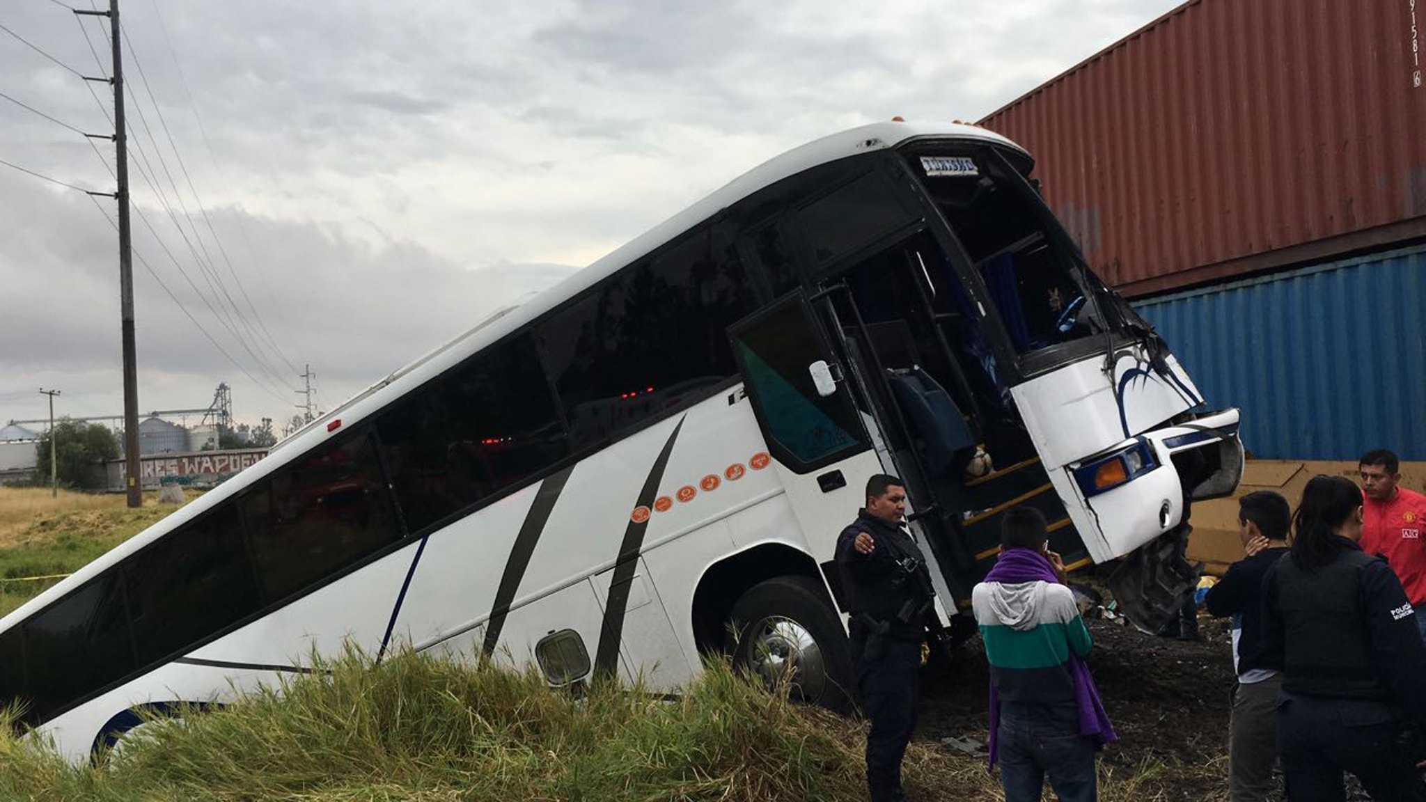 Mεξικό: Ανατροπή τουριστικού λεωφορείου - Πάνω από δέκα νεκροί