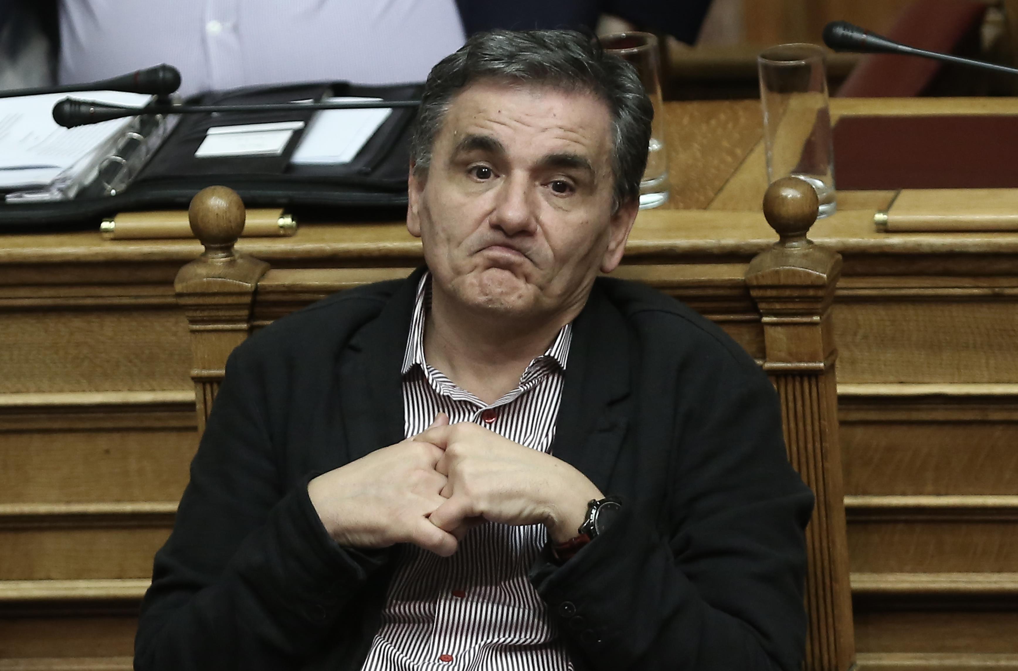 Άγρια σύγκρουση Τσακαλώτου – Βενιζέλου στη Βουλή