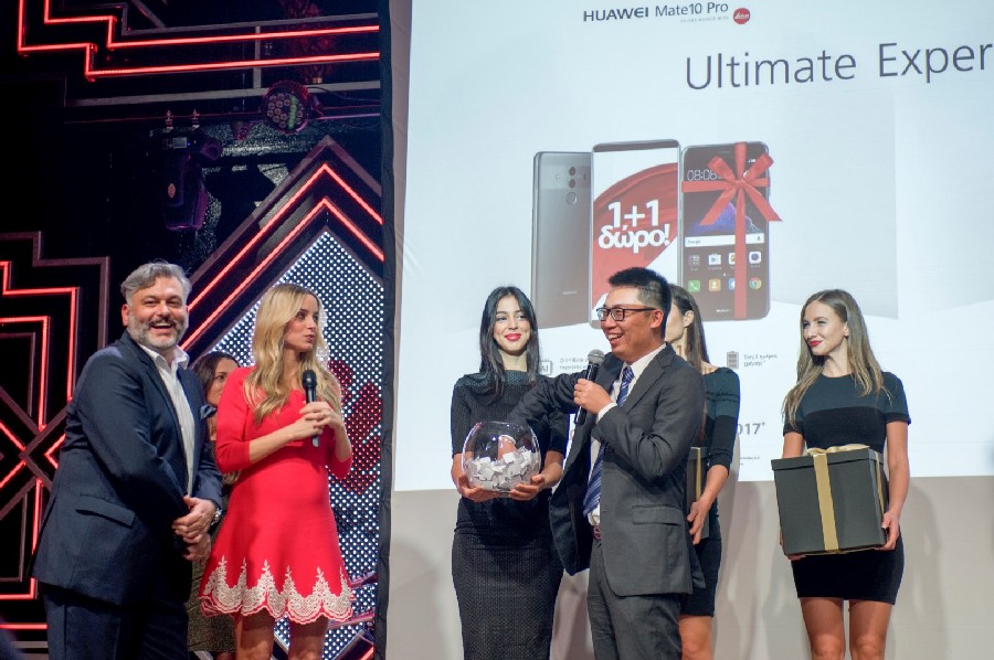 Το απόλυτο unboxing των Χριστουγέννων από τη Huawei