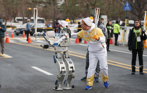Ρομπότ λαμπαδηδρόμοι στους Χειμερινούς Ολυμπιακούς 2018 [Βίντεο]