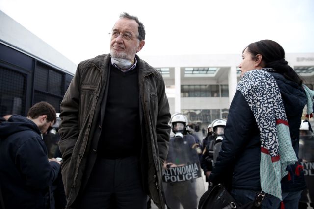 Λαφαζάνης: Μετατρέπουν σε ιδιώνυμο αδίκημα τον αγώνα κατά πλειστηριασμών