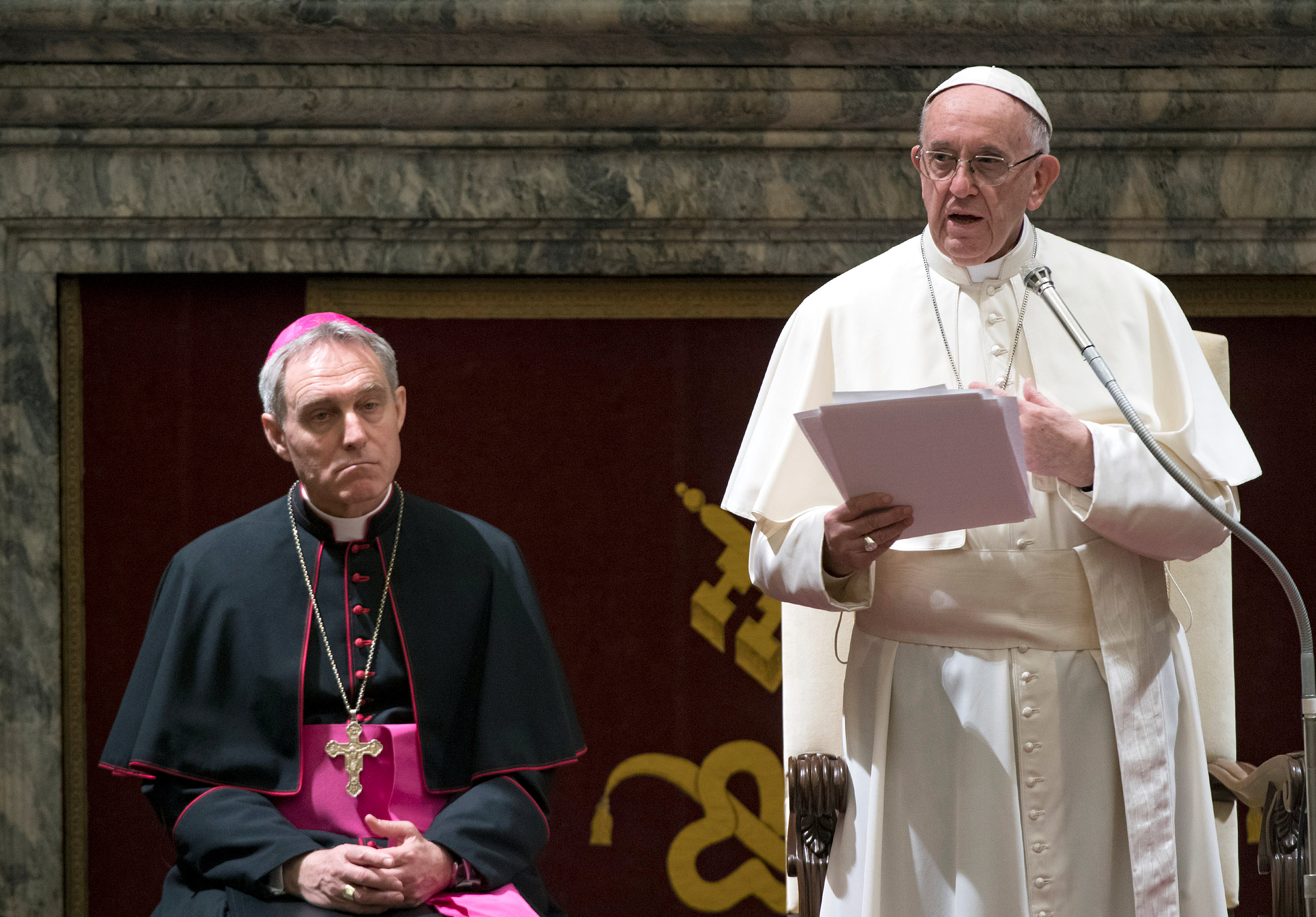Σκληρή ομιλία πάπα Φραγκίσκου προς τον κλήρο του Βατικανού