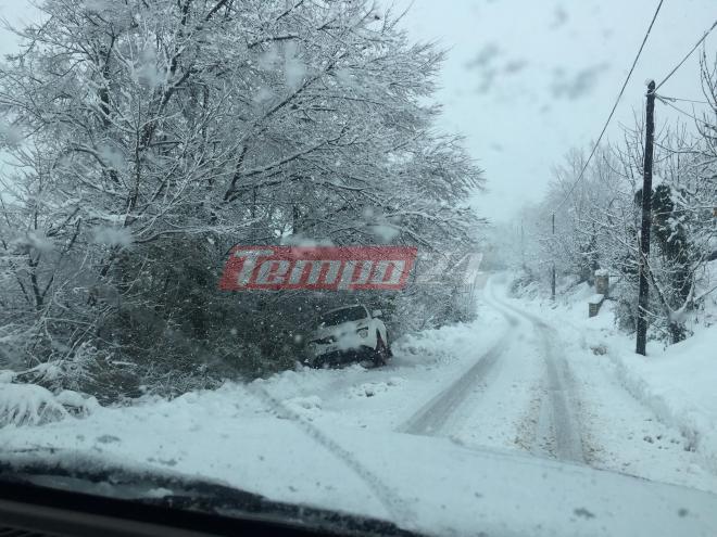 Καλάβρυτα: Ακινητοποιημένα οχήματα λόγω της χιονόπτωσης [Βίντεο]