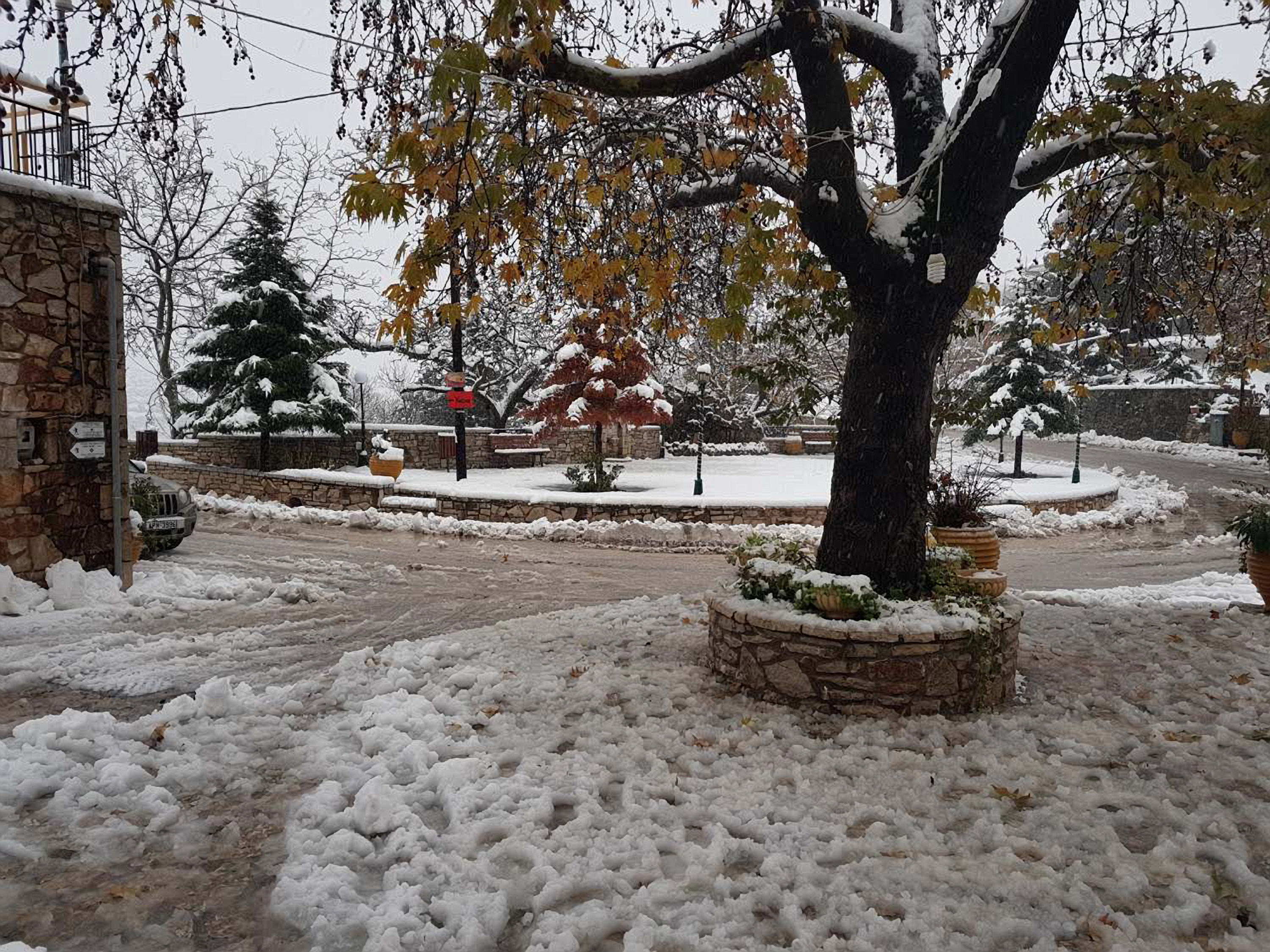 Χιονοπτώσεις και παγετός την παραμονή Χριστουγέννων