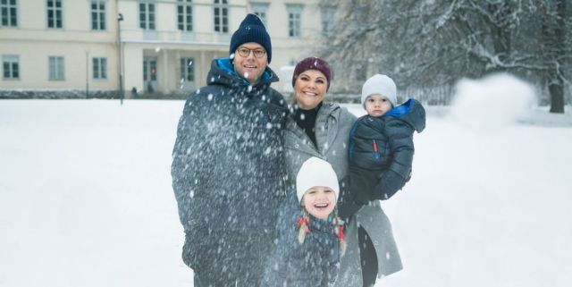 Casual ευχές από τη βασιλική οικογένεια της Σουηδίας [Βίντεο]