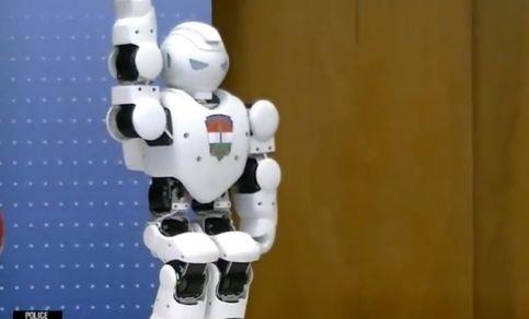 Ένας «Ρόμποκοπ» στην υπηρεσία της ουγγρικής αστυνομίας [Βίντεο]