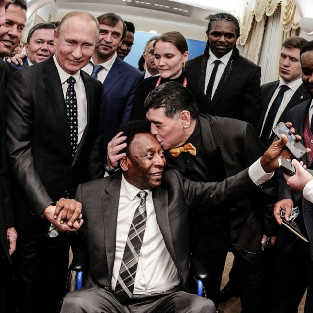 Πελέ-Μαραντόνα: Από την κόντρα στη συμφιλίωση και τη φωτογραφία της χρονιάς