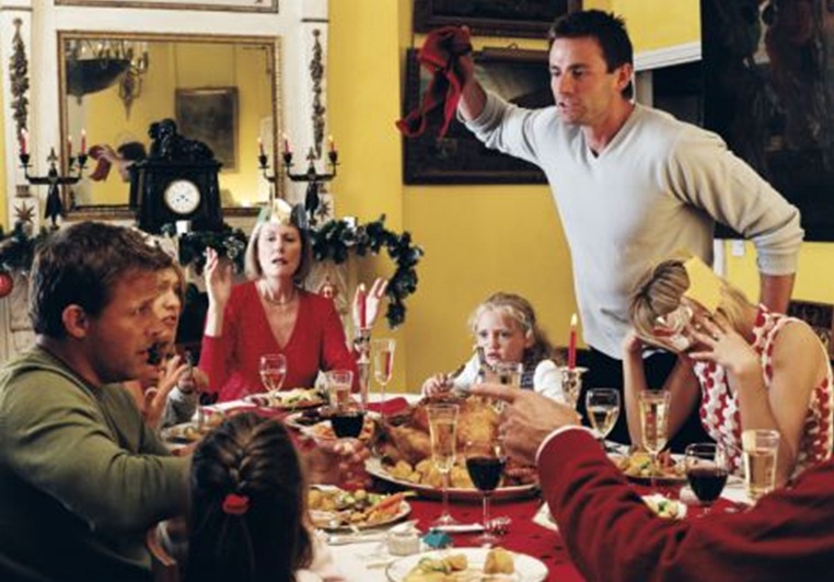Πώς να διαχειριστείτε τους «δύσκολους» συγγενείς τις γιορτές