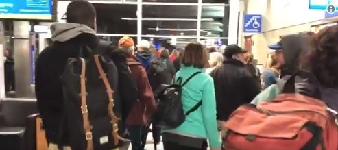 Ένα μπέιγκελ οδήγησε στην εκκένωση αεροδρομίου