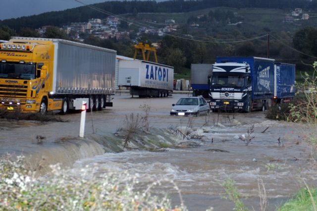 Ιωάννινα: Πλημμύρες και κατολισθήσεις, απεγκλωβισμός πολιτών