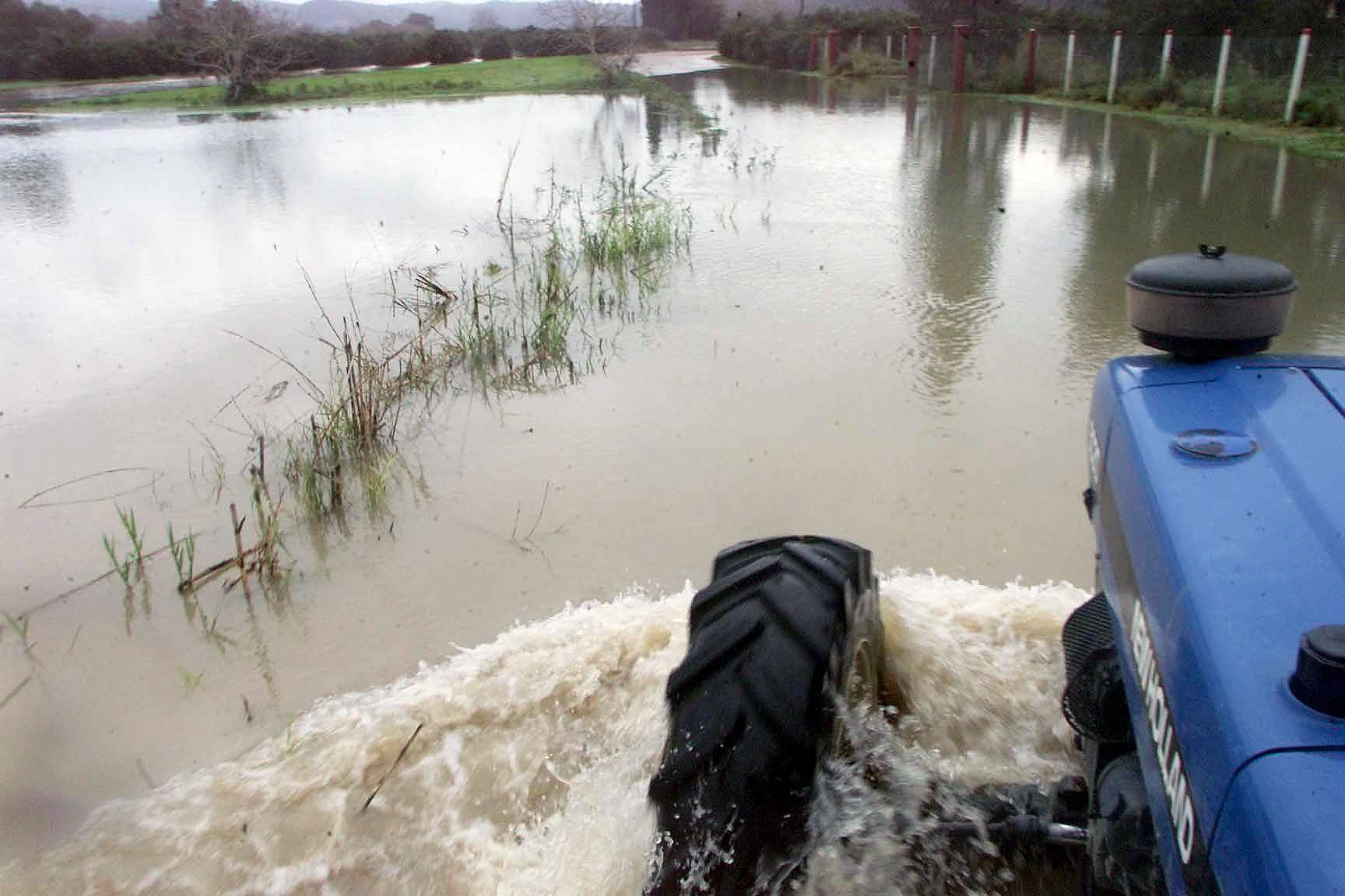 Πλημμυρισμένα σπίτια και απροσπέλαστοι δρόμοι στο νομό Ροδόπης