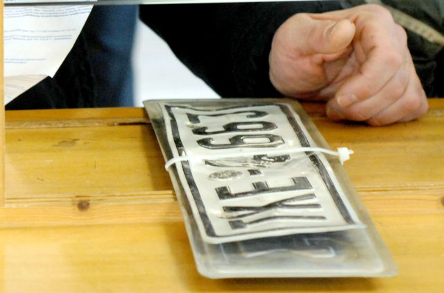 Επιστρέφονται διπλώματα και πινακίδες λόγω εορτών