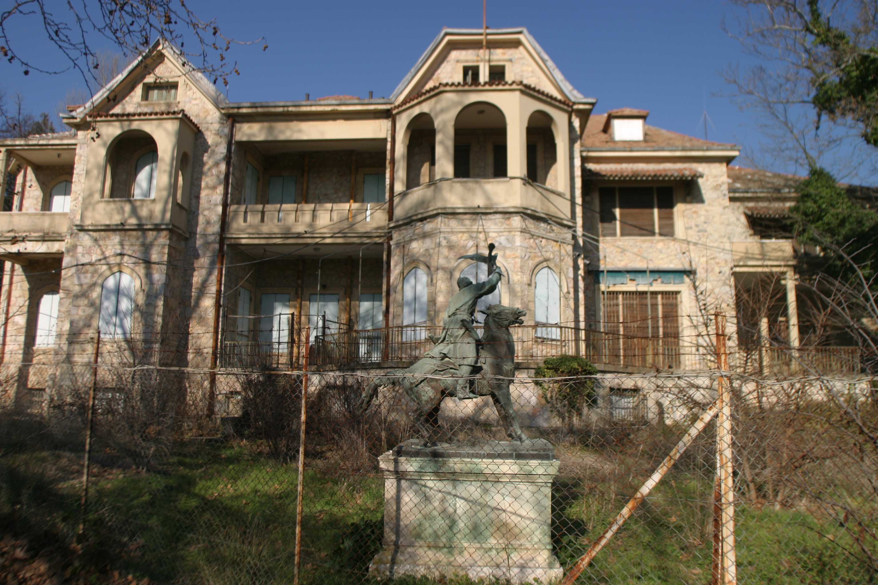 Τατόι: «Ένα παλάτι που κοιμάται»