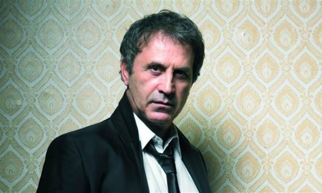 Ο Γιώργος Νταλάρας «αποχαιρετά» τον Τζίμη Πανούση